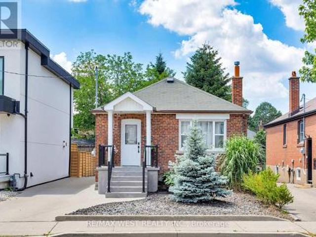 42 Stephen Drive, Toronto, ON, M8Y 3M6 house for sale | Listing ID W13532 | Royal LePage