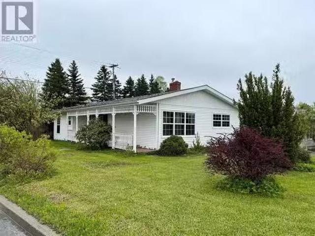 42 Sutherland Drive, Grand Falls Windsor, NL, A2A 2G1 house.