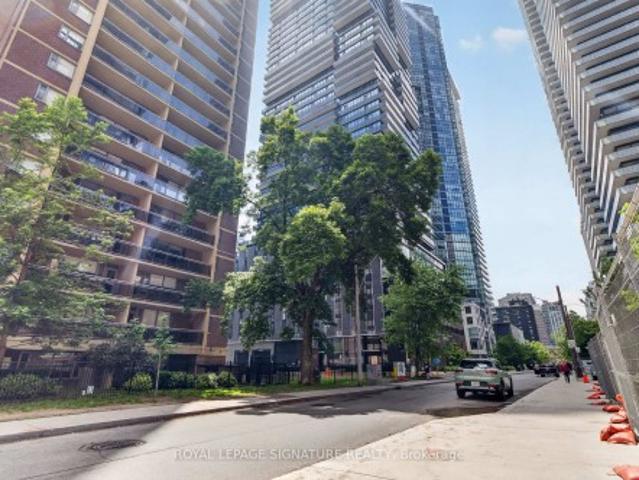 4303 55 Charles Street E, Toronto, ON, M4Y 0J1 condo for sale | Listing ID C13439 | Royal LePage