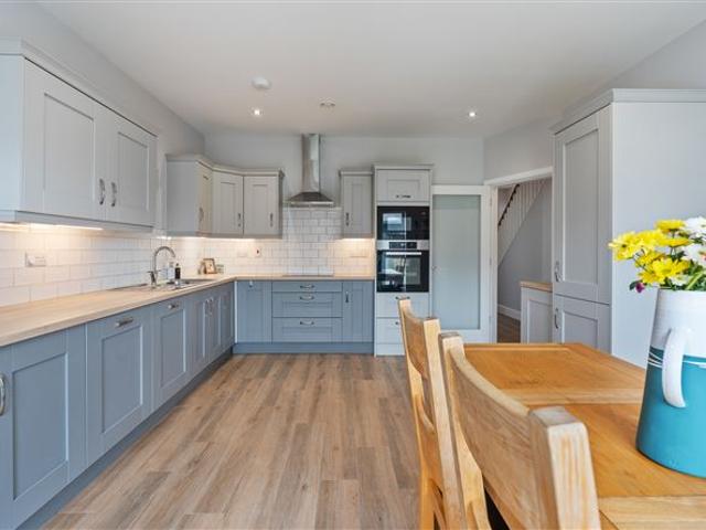 430,000 | 94 Butlers View, Ballinglanna, Glanmire, Cork Hegarty Properties 5002 MyHome. Ie Residential