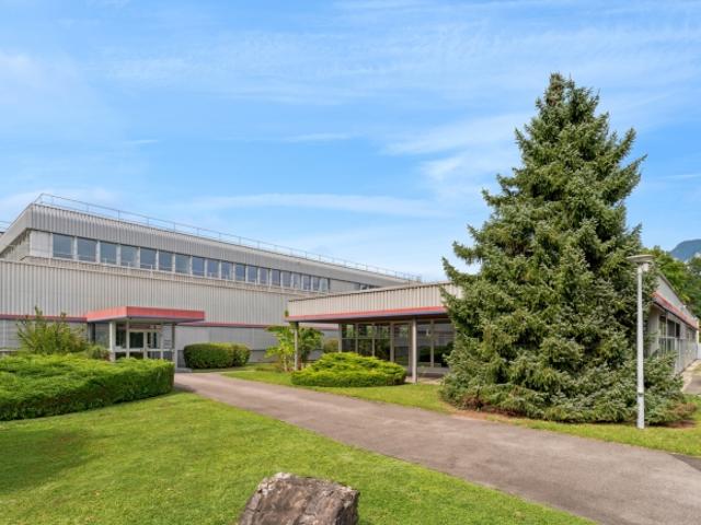430 m2 Dépôt/Stockage Entrée du Valais