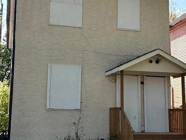 430 Redwood Avenue Winnipeg, Manitoba