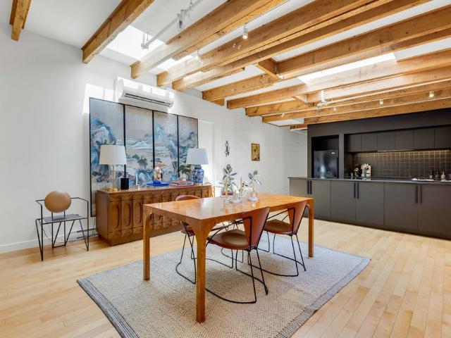 430 Rue St Pierre #402