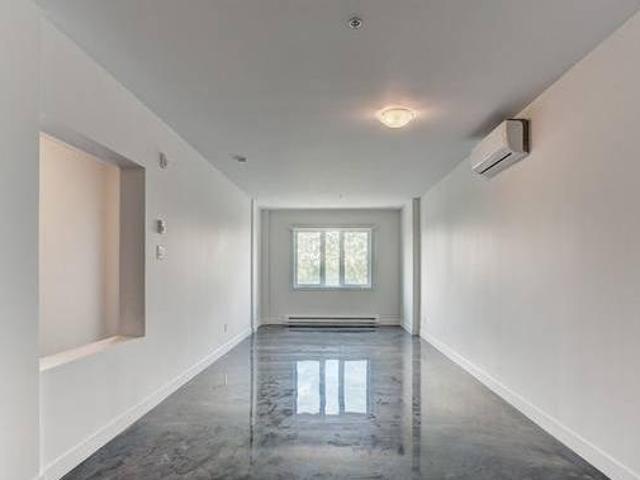 4315 Avenue de Courtrai 404 Montréal QC H3S 1B8 3 Bedroom Apartment for 2050 month