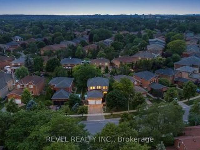 4315 Credit Pointe Drive, Mississauga, ON, L5M 3J8 house for sale | Listing ID W13508 | Royal LePage