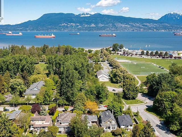 4316 W 2nd Avenue Vancouver, British Columbia