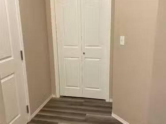 4312 403 Mackenzie Way Sw, Airdrie, AB, T4B 3V7 condo for sa.