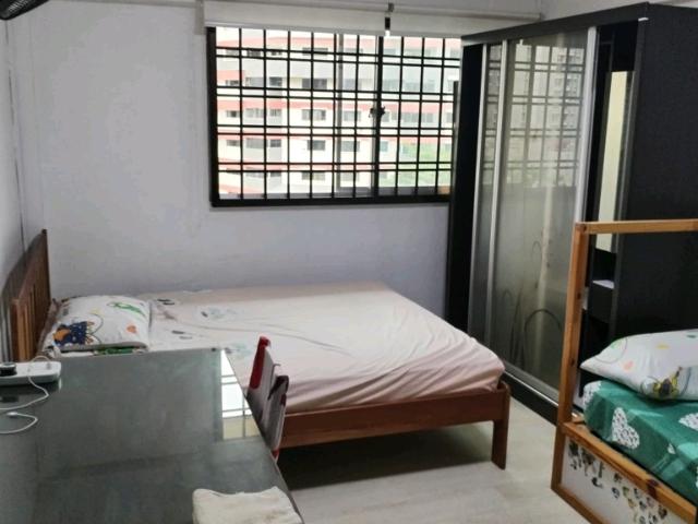 431 Jurong West Avenue 1 HDB Apartment For Rent, $850, 1 Bed 1 Bath 1,023 sqft $0.83 psf