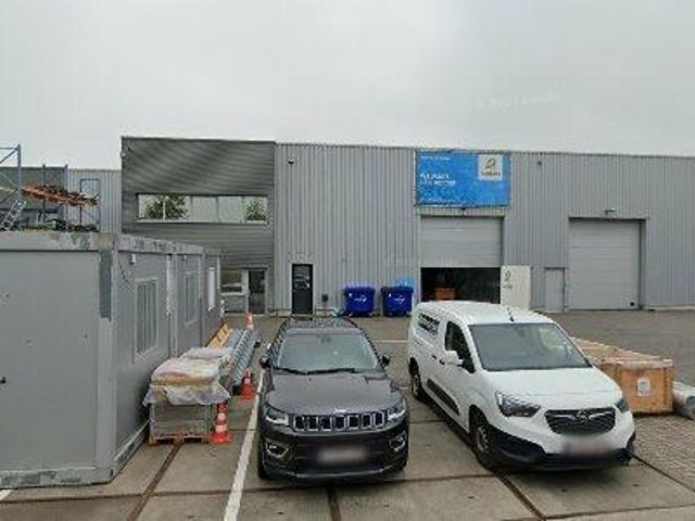 431 m2 warehouse for rent in Temse