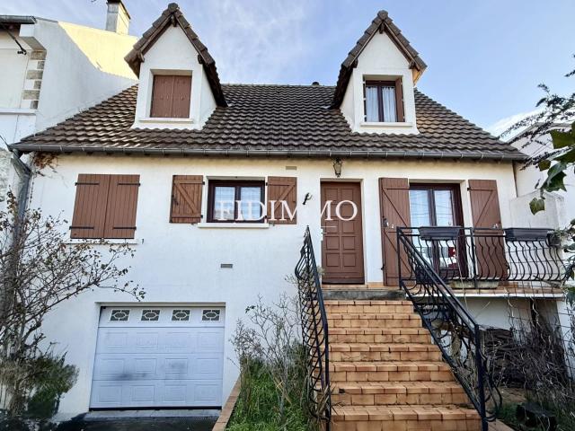 4327 Maison familiale dans quartier recherché