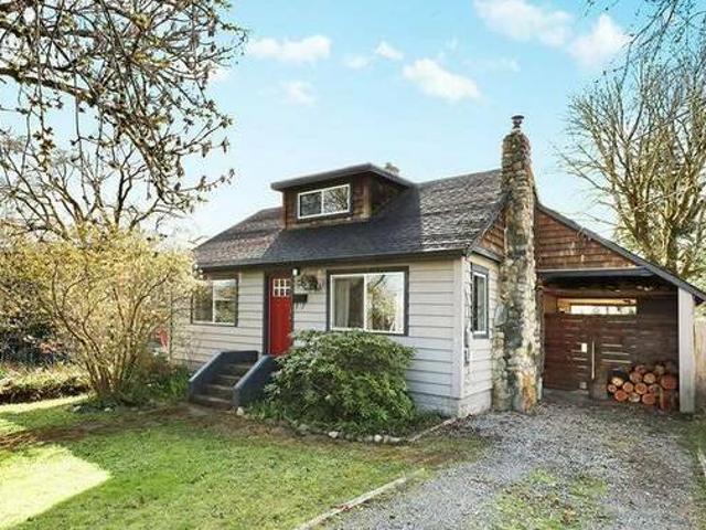 432 14th St Courtenay BC V9N 1W2 For Sale