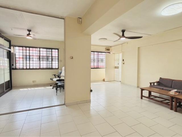 432 Choa Chu Kang Avenue 4 HDB Apartment For Rent, $3,199, 3 Bed 2 Bath 1,334 sqft $2.40 psf