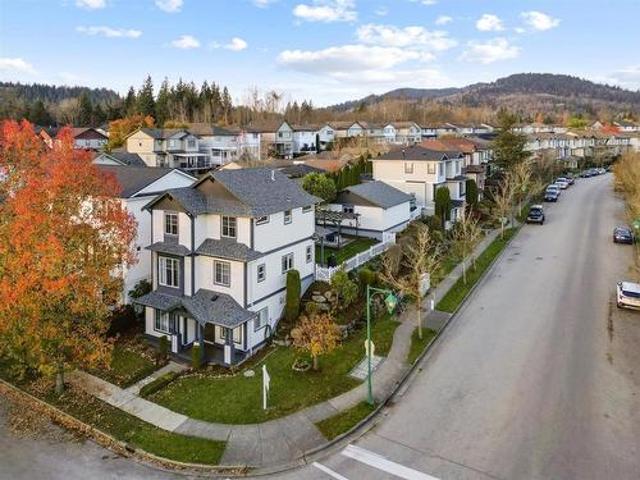 4330 Bill Reid Terrace, Abbotsford, BC, V3G 3C2 house for sale | Listing ID R2991 | Royal LePage