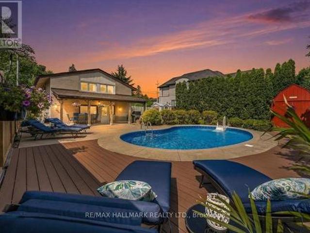 433 Seabourne Drive, Oakville, ON, L6L 4E9 house for sale | Listing ID W13600 | Royal LePage