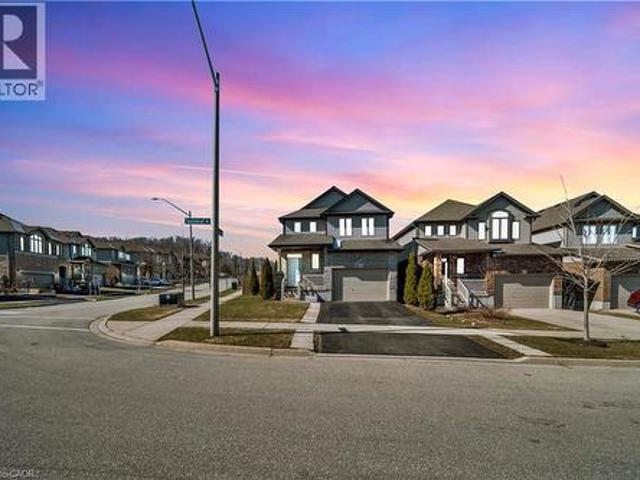433 Twinleaf Street, Waterloo, ON, N2V 0B5 house for sale | Listing ID 40827 | Royal LePage