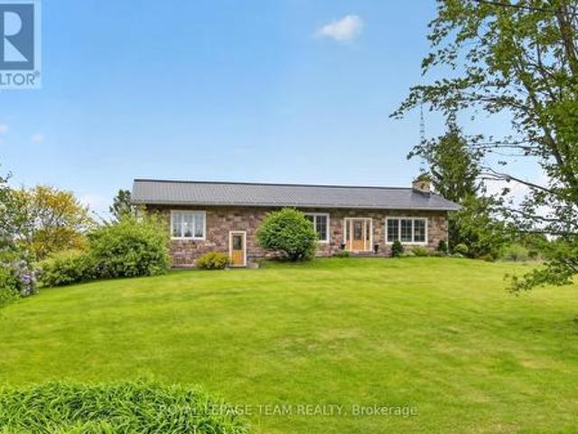 434 High Street, Beckwith, ON, K7C 3P1 house for sale | Listing ID X13598 | Royal LePage