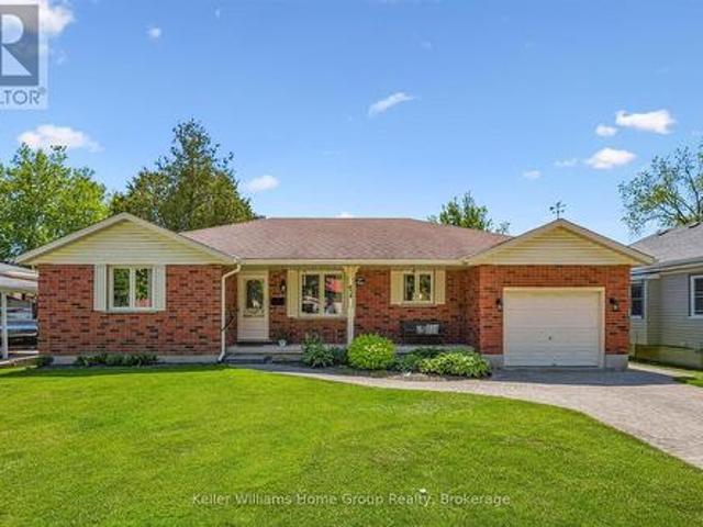 434 St George Street E, Centre Wellington Fergus, ON, N1M 1K8 house for sale | Listing ID X13241 | Royal LePage