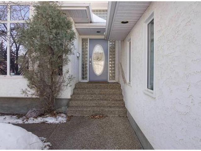 4352 31 ST NW Edmonton Alberta