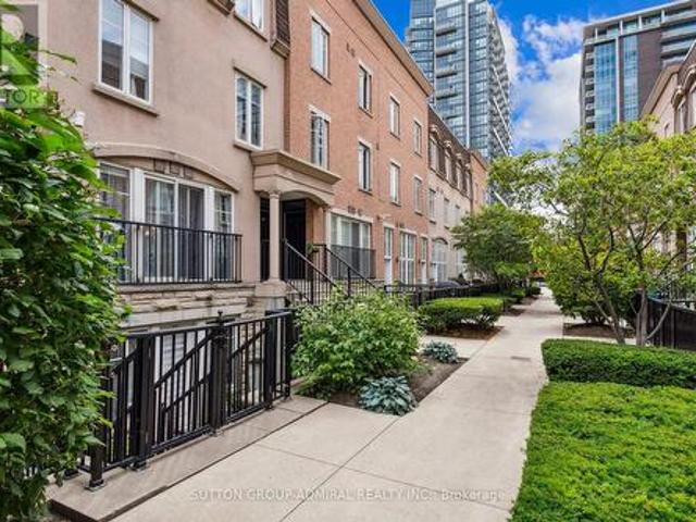 435 34 Western Battery Road W, Toronto, ON, M6K 3N9 townhouse for sale | Listing ID C11920 | Royal LePage