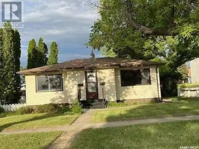 435 Main Street S, Moose Jaw, SK, S6H 4V9 house for sale Li.