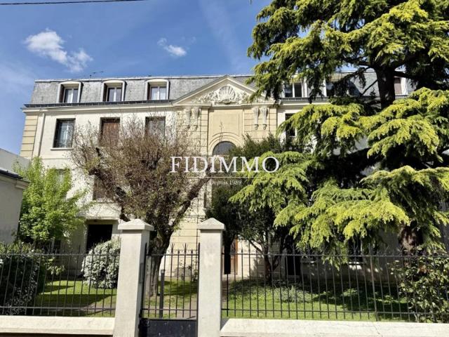 4368 Duplex lumineux en centre ville