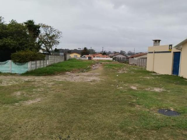 438 m² Land available in Palm Park
