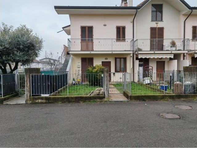 439/2025 U BG bilocale al piano terra con area verde privata e autorimessa in asta a Mornico al Serio