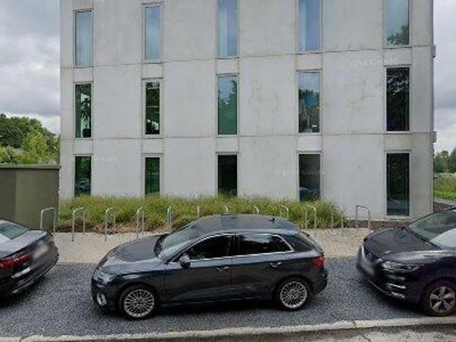 439 m2 office space for rent in Lokeren