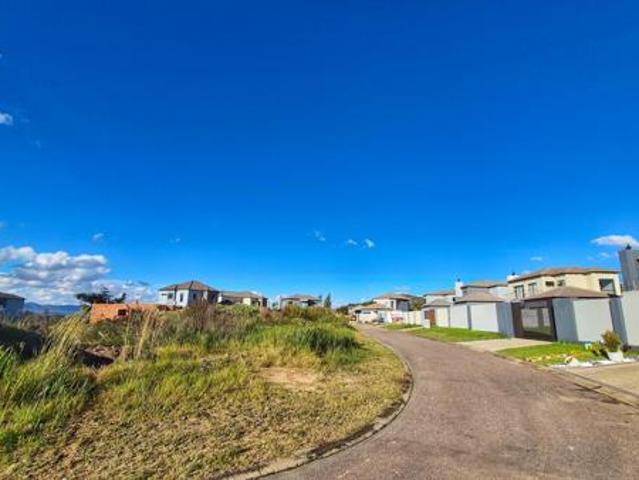 439 m² Land available in Everglades Estate