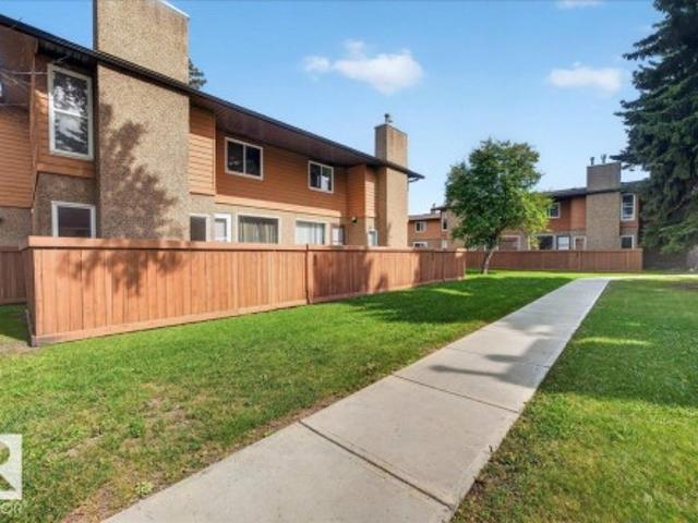 47 381 Av Nw, Edmonton, AB, T6L 4B2 townhouse for sale | Listing ID E4505 | Royal LePage