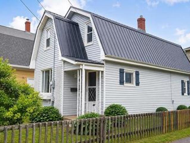 47 Douglas Street, Charlottetown, PE, C1A 2J3 house for sale | Listing ID 202618 | Royal LePage