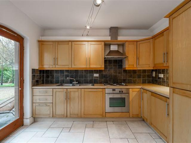 47 Ferndale Court, Rathmichael, County Dublin Brady & McCarthy Estate Agents 4937 MyHome. Ie Residential