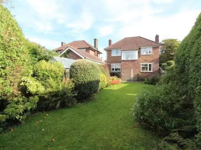 47 Glebe Road West