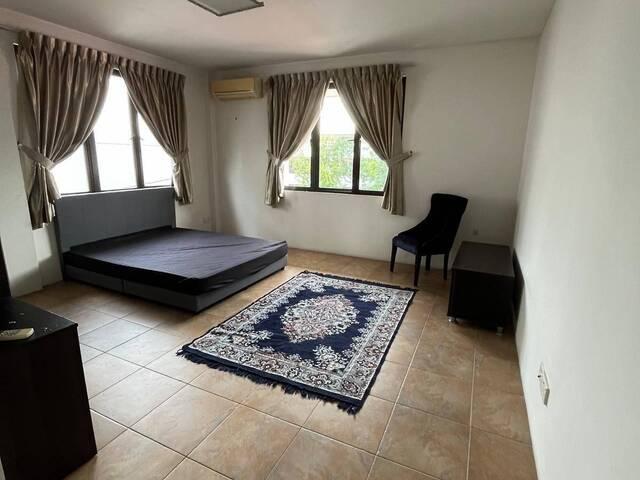 47 Jalan Malu malu, Big Master Room, for rent