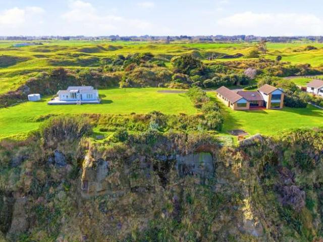 47 Longbeach Drive, Castlecliff, Whanganui
