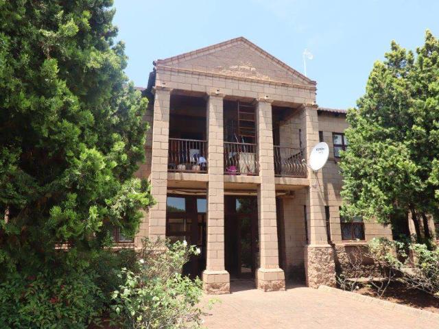 47 m2 flatlet 1st floor for sale in Villa Favourita Brandwag
