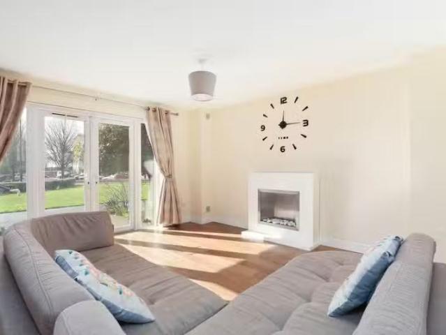 47 Melville Drive, City Side, Finglas D11 HH57, Finglas, Dubli.