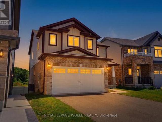 47 Newcastle Court, Kitchener, ON, N2R 0G7 house for sale | Listing ID X13485 | Royal LePage