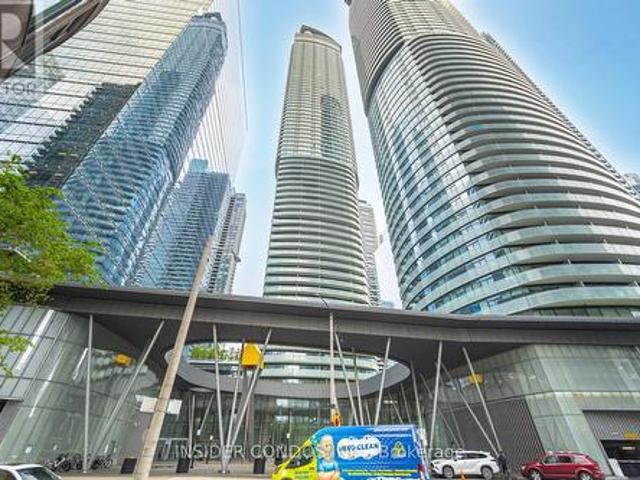 4409 12 York Street, Toronto, ON, M5J 0A9 condo for sale | Listing ID C12310 | Royal LePage