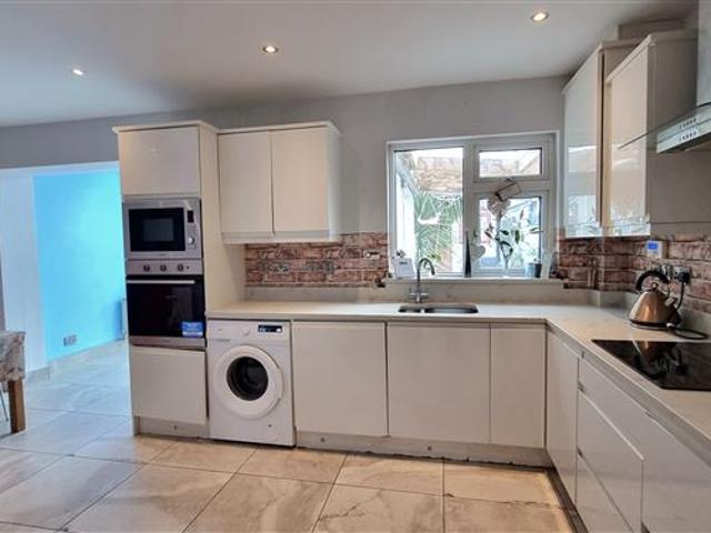 440,000 | 34 Riversdale Road, Clondalkin, Dublin 22, Co. Dublin H J Byrne 4992 MyHome. Ie Residential