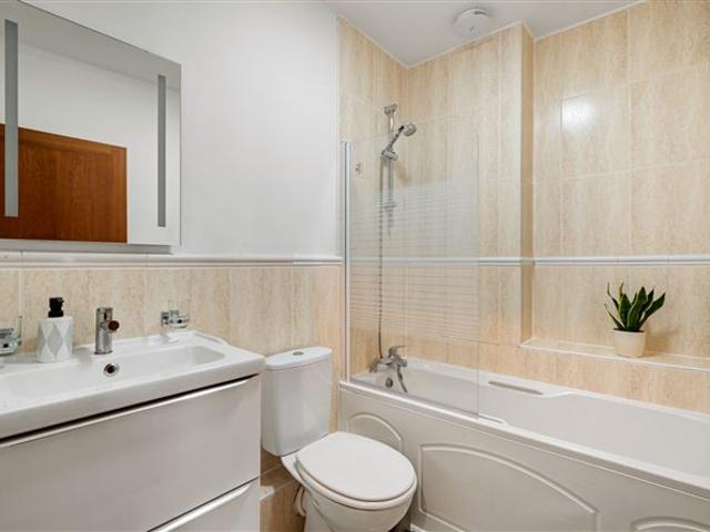 440,000 | 95 The Ramparts, Willow Avenue, Cabinteely, Dublin 18 Sherry FitzGerald Bray 5000 MyHome. Ie Residential