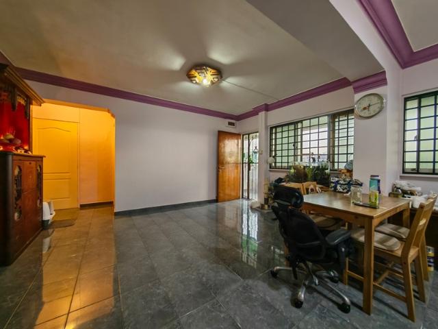 440 Choa Chu Kang Avenue 4 HDB Apartment For Sale, $599,000, 3 Bed 2 Bath 1,119 sqft $535.00 psf