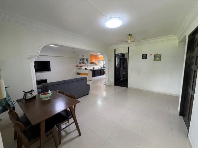 440 Choa Chu Kang Avenue 4 HDB Apartment For Sale, $520,000, 3 Bed 2 Bath 1,140 sqft $456.00 psf