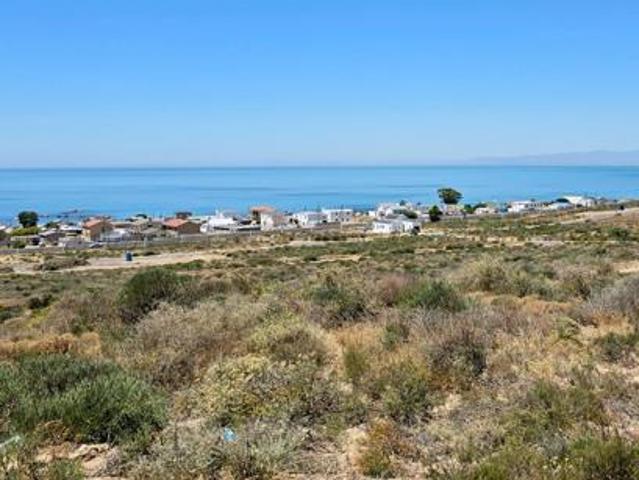 440 m² Land available in St Helena Views