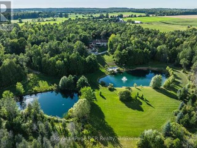 441702 Concession 8 Ndr, West Grey, ON, N0G 1S0 Luxury House for sale | Listing ID X13707 | Royal LePage Carriage Trade Luxury Properties