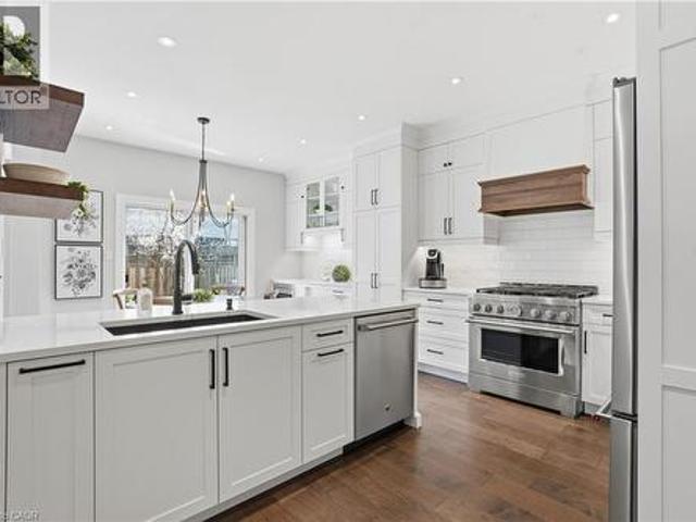 441 Stonehenge Drive Unit# 40, Ancaster, ON, L9K 0B1 townhouse for sale | Listing ID 40848 | Royal LePage