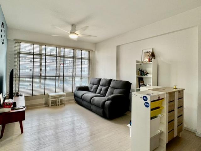 441B Bukit Batok West Avenue 8 HDB Apartment For Sale, $708,000, 3 Bed 2 Bath 990 sqft $715.00 psf