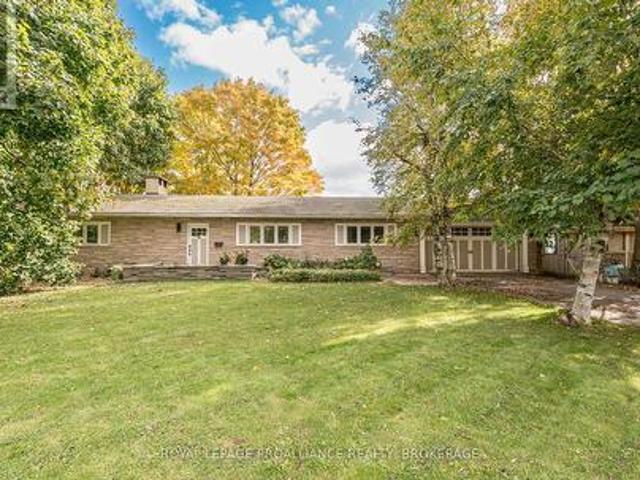 4420 Bath Road, Loyalist 54 Amherstview, ON, K7N 1A2 Luxury House for sale | Listing ID X12086 | Royal LePage Carriage Trade Luxury Properties