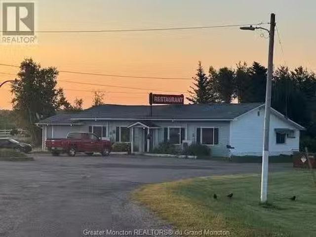4422 Route 106, Petitcodiac, NB, E4Z 3L6 commercial for sale.