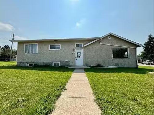 4423 47 Street, Rocky Mountain House, AB, T4T 1C7 house for.